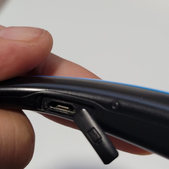 SOLD LG Tone Active Bluetooth Headset - Blue - Picture 6 of 6